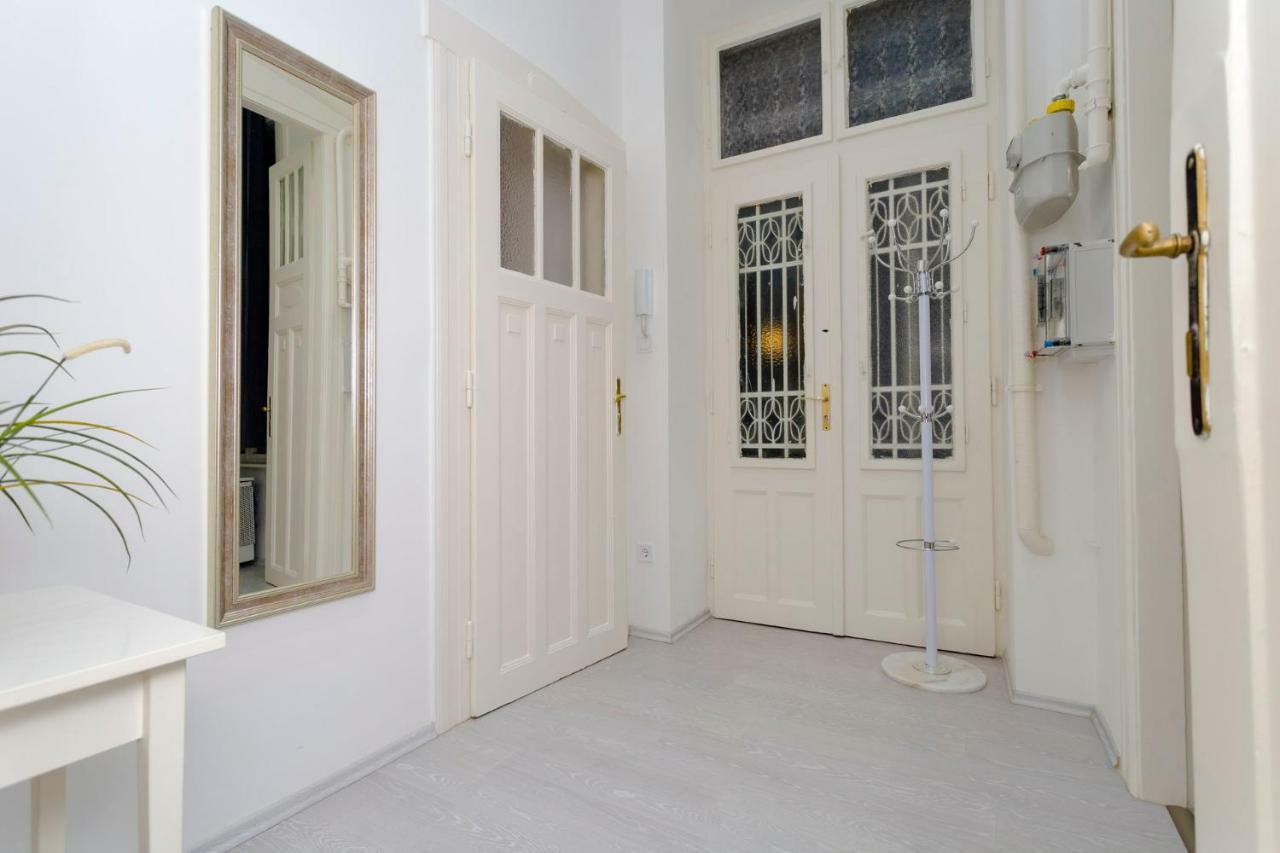 Boutique Residence Jokai - Apartment In The City Center Budapest Ngoại thất bức ảnh