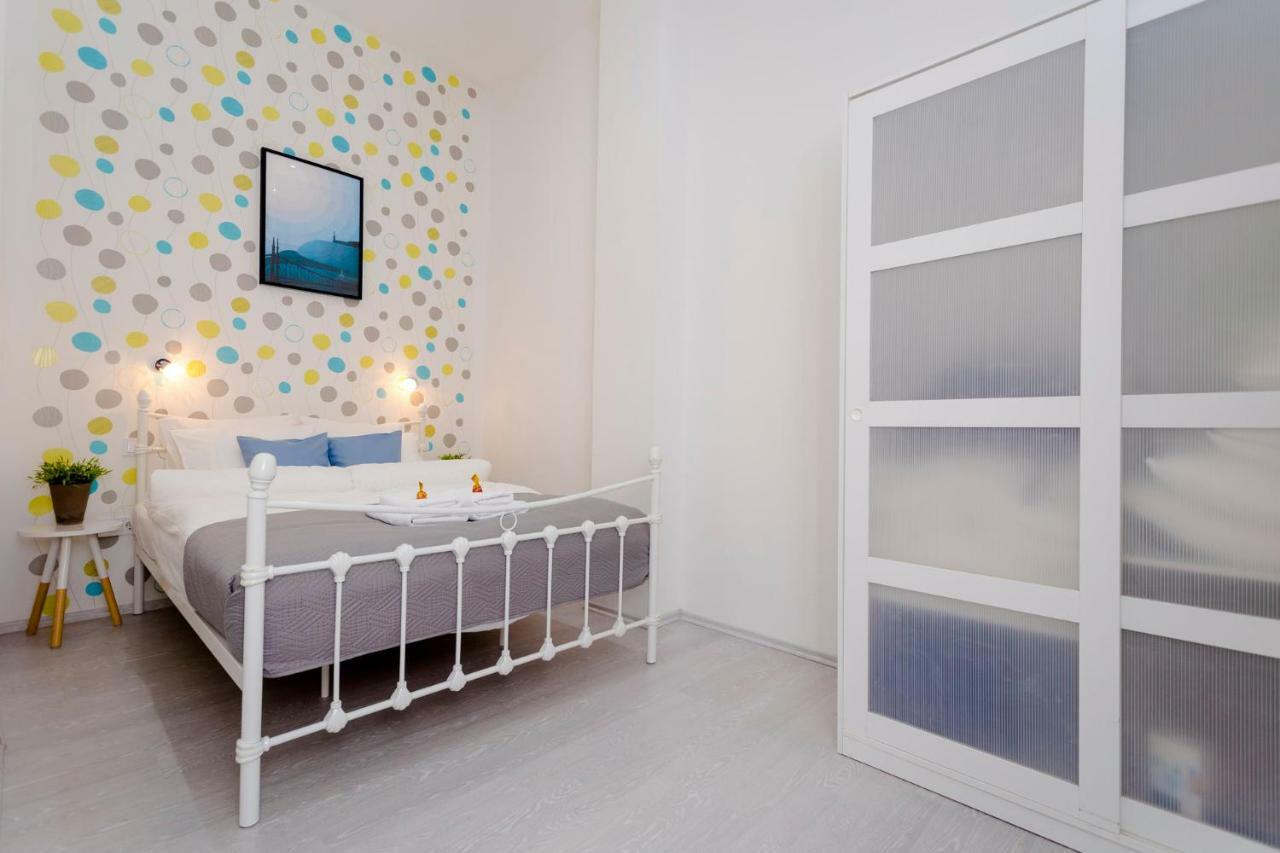 Boutique Residence Jokai - Apartment In The City Center Budapest Ngoại thất bức ảnh